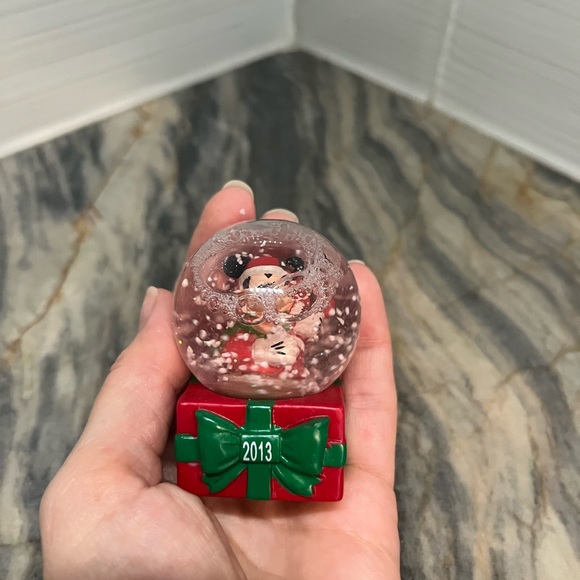 JCPenney Disney Mickey Mouse Snowglobe 2013 Christmas Holiday Santa New With Box - Picture 2 of 10
